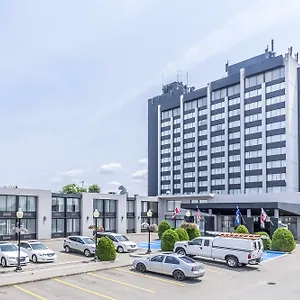 Travelodge By Wyndham & Convention Centre Hotel